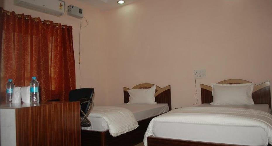 Hotel Om International, Bodhgaya 5